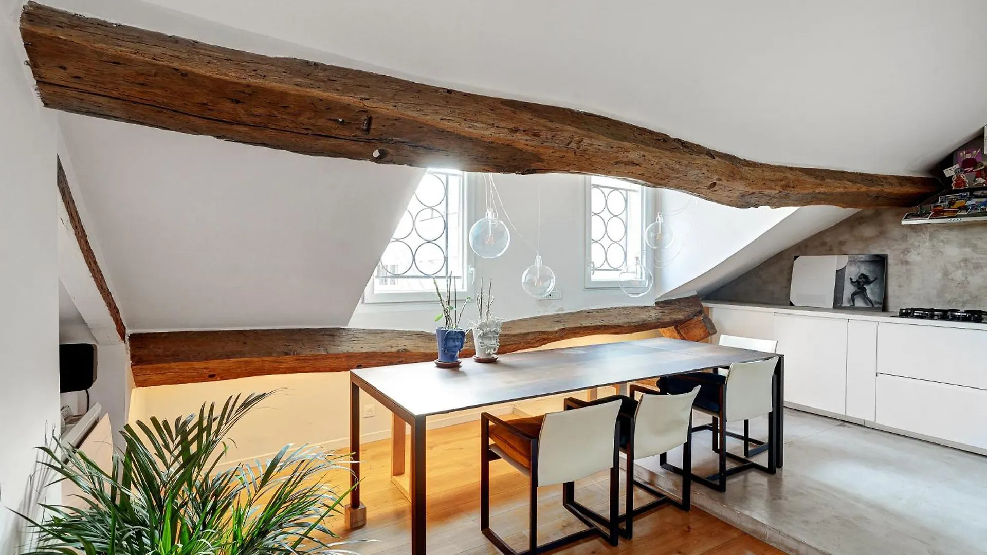 Pretty Parisian Penthouse Apartment 0*, Paris