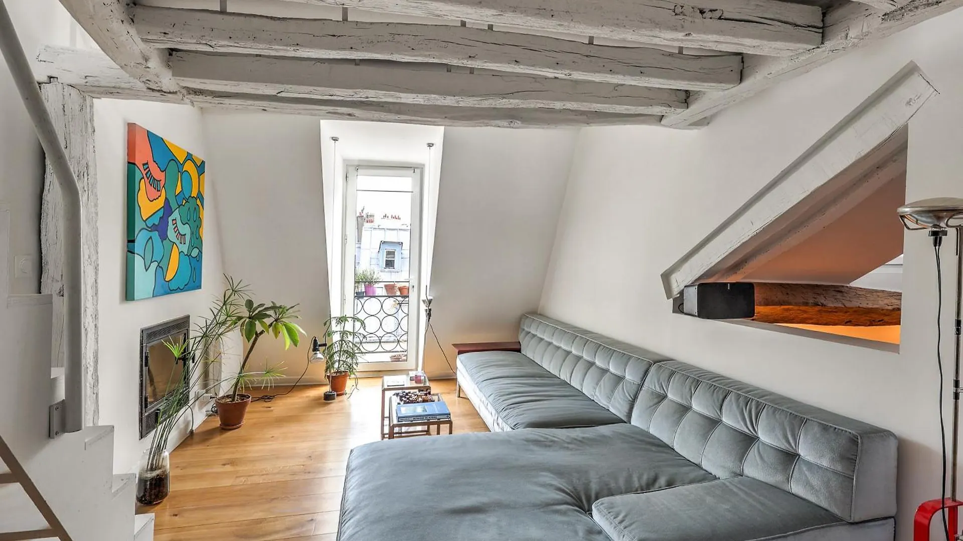 Апартаменты Pretty Parisian Penthouse  Париж