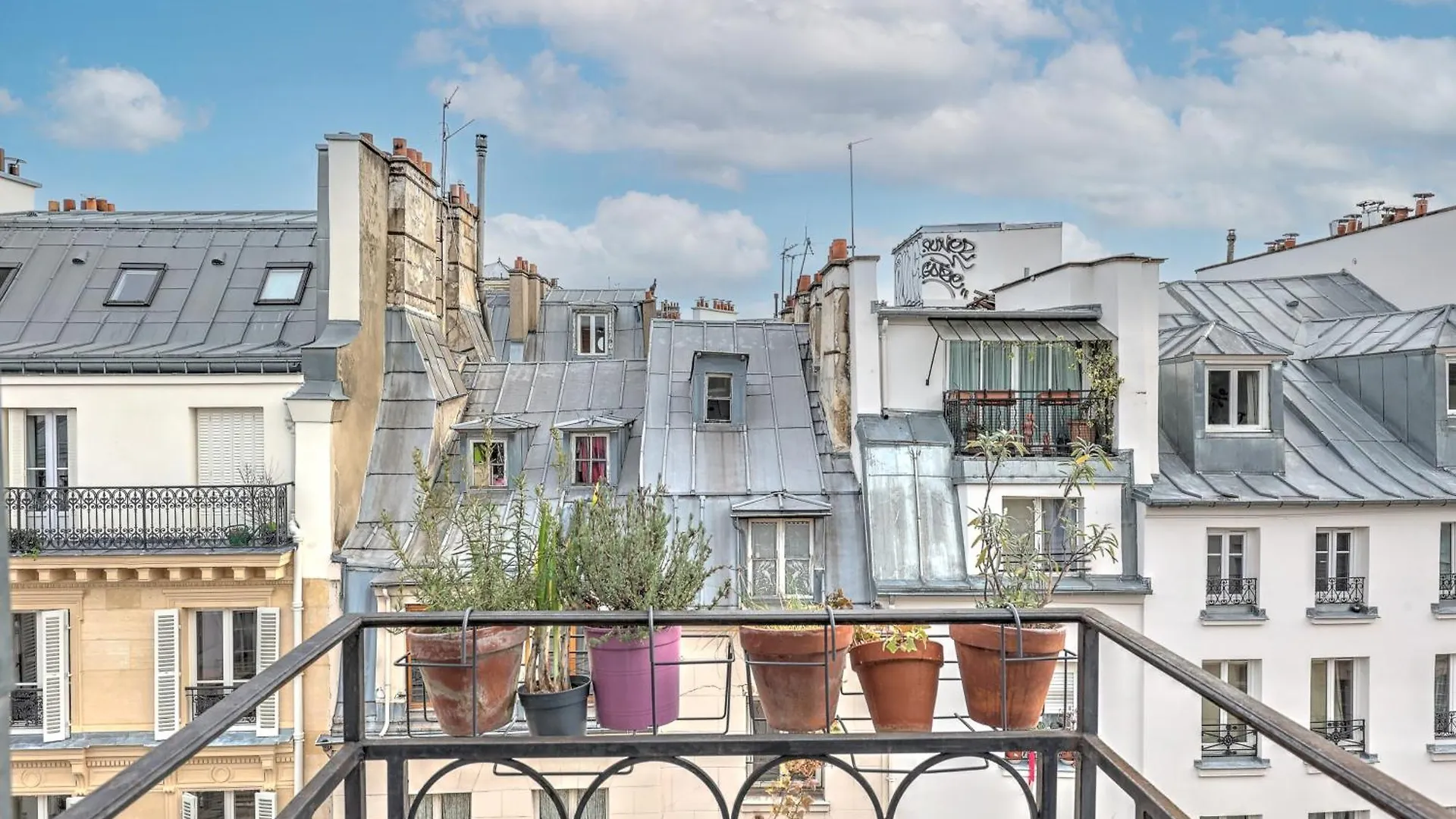 Апартаменты Pretty Parisian Penthouse Франция