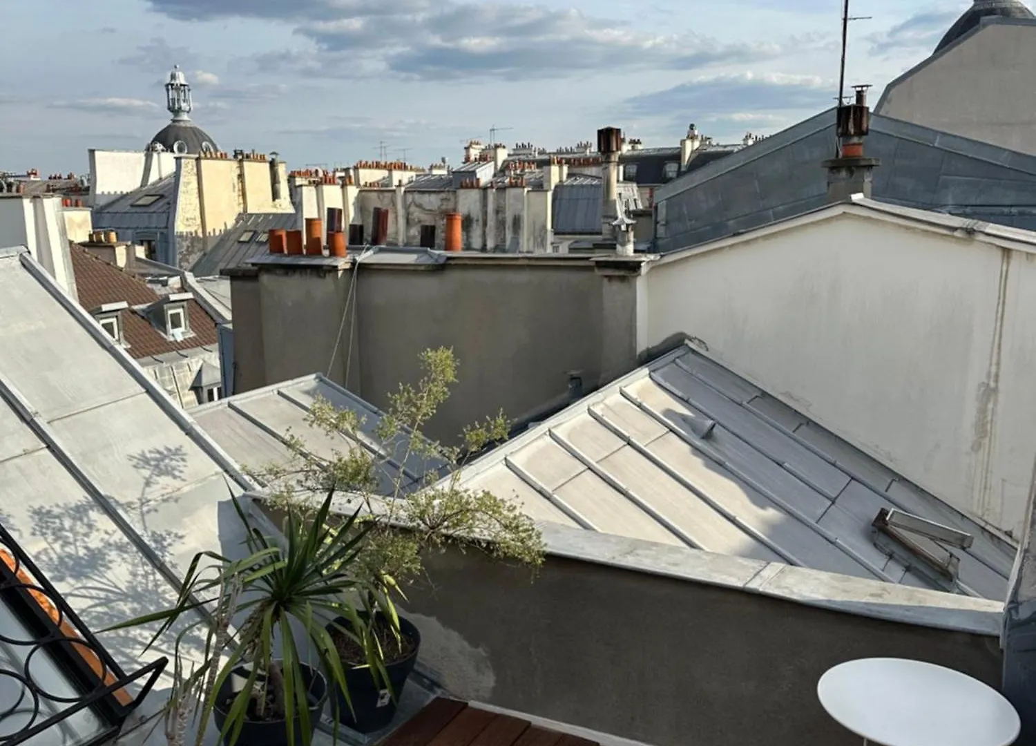 Апартаменты Pretty Parisian Penthouse Париж